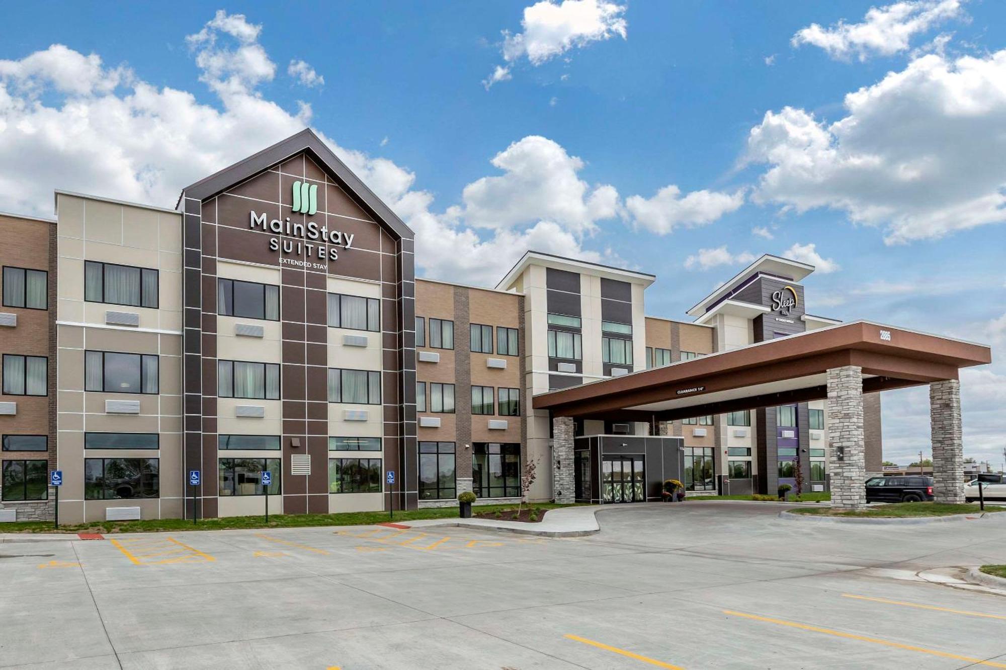Sleep Inn & Suites Milwaukee-Franklin Franklin  Bagian luar foto